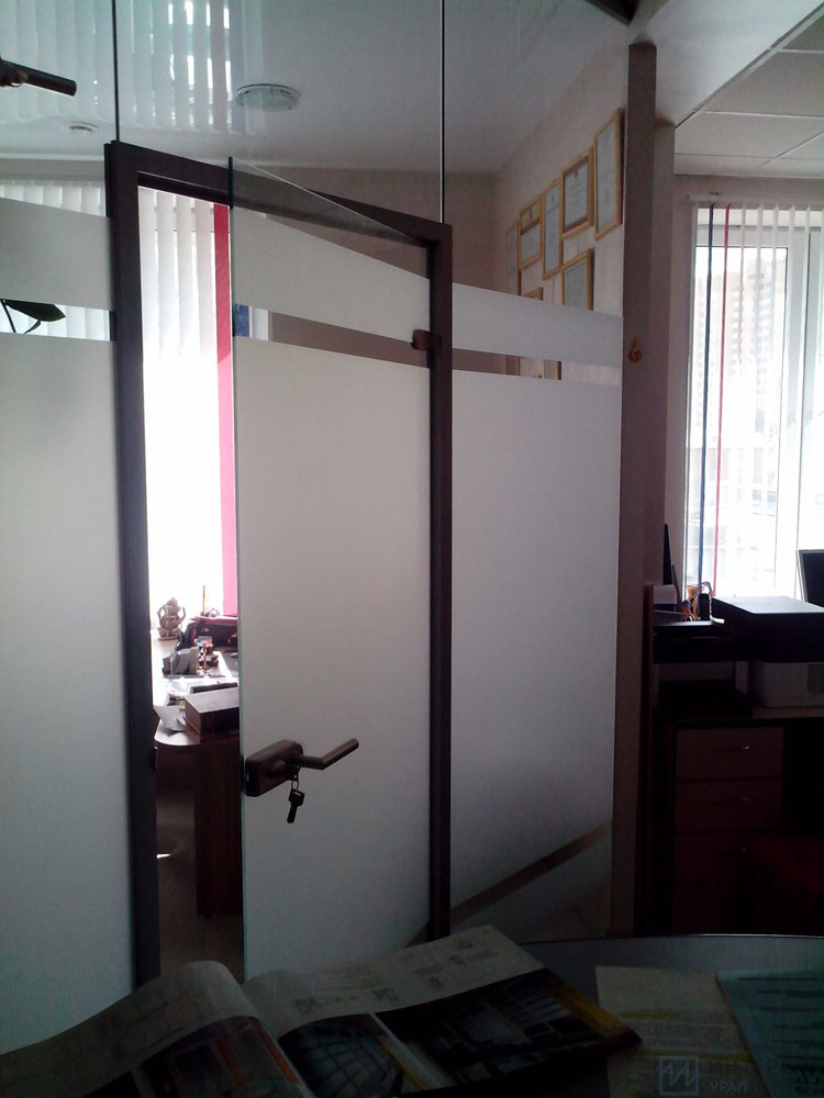 Стеклянные двери