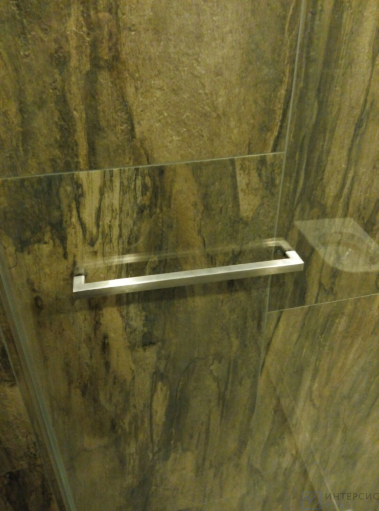 Стеклянные перегородки и двери в квартире