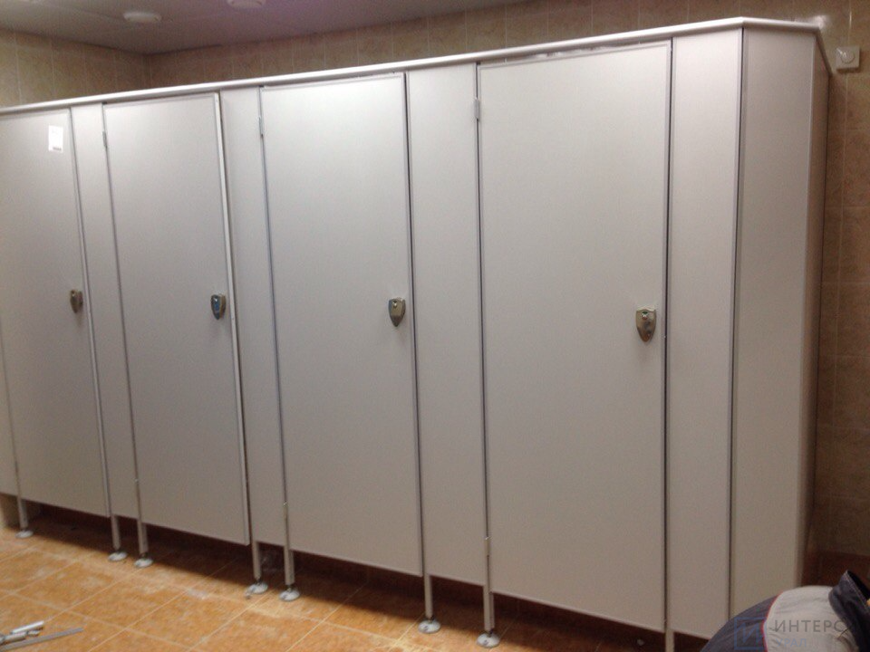 Туалетные кабинки