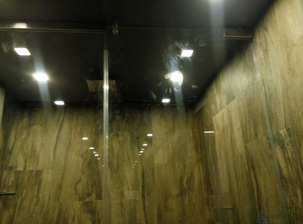 Стеклянные перегородки и двери в квартире