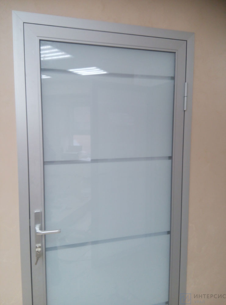 Стеклянные двери