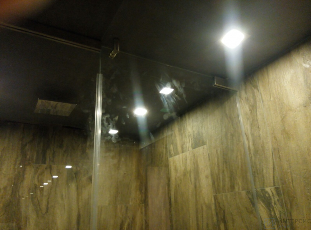 Стеклянные перегородки и двери в квартире